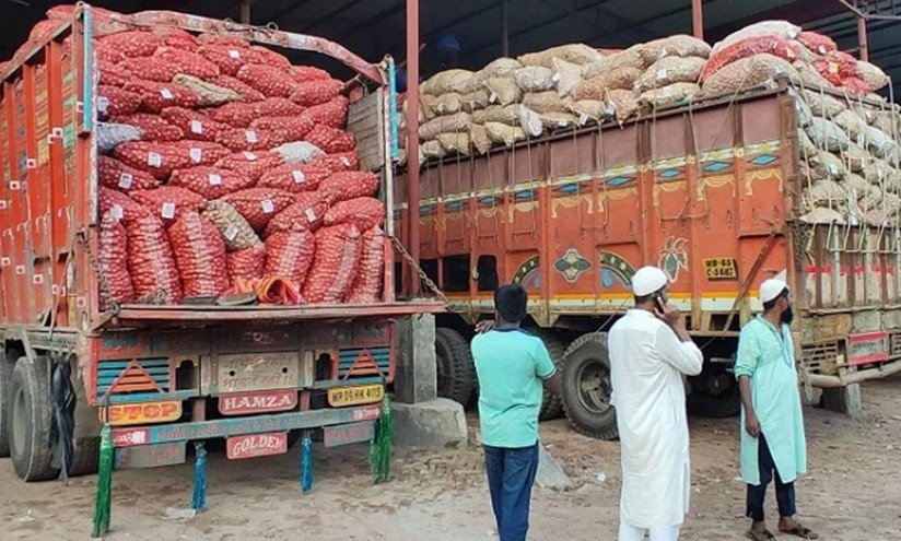 পেঁয়াজ রপ্তানিতে নিষেধাজ্ঞা তুলে নিল ভারত